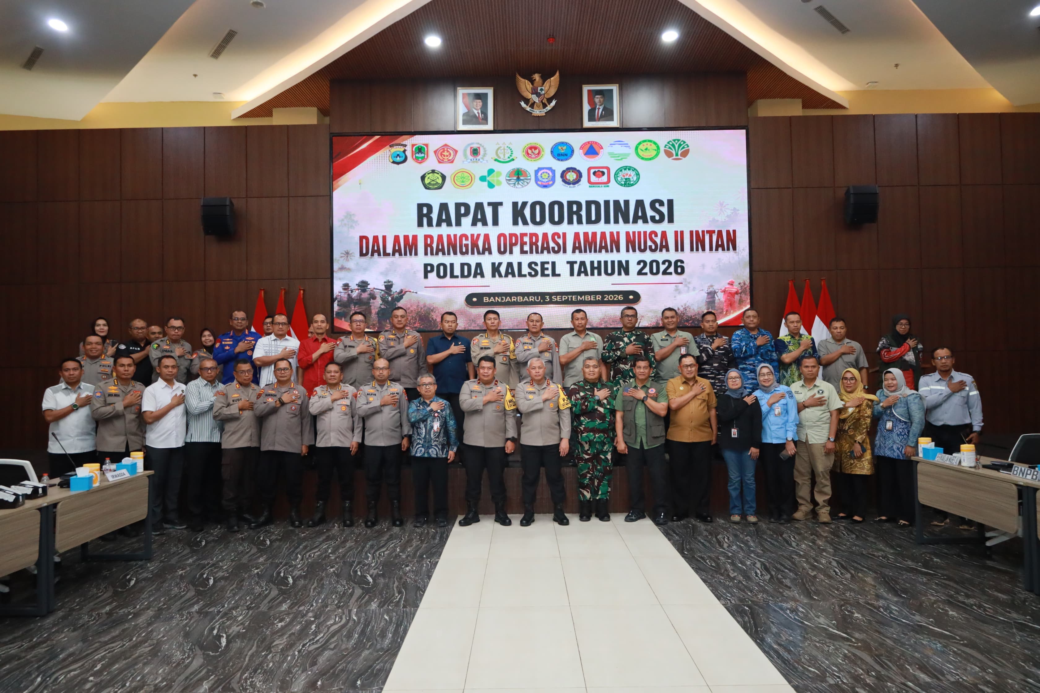 POLDA KALSEL GELAR RAKOR KARHUTLA, PERKENALKAN INOVASI CAIRAN PEMADAM DAN KOLAM PORTABLE