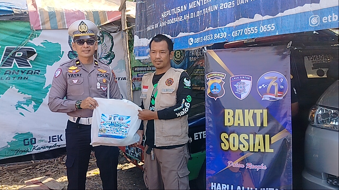 Jelang HUT Lantas ke-71, Satlantas Polres Banjarbaru Bagikan Baksos Untuk Relawan sama Ojol